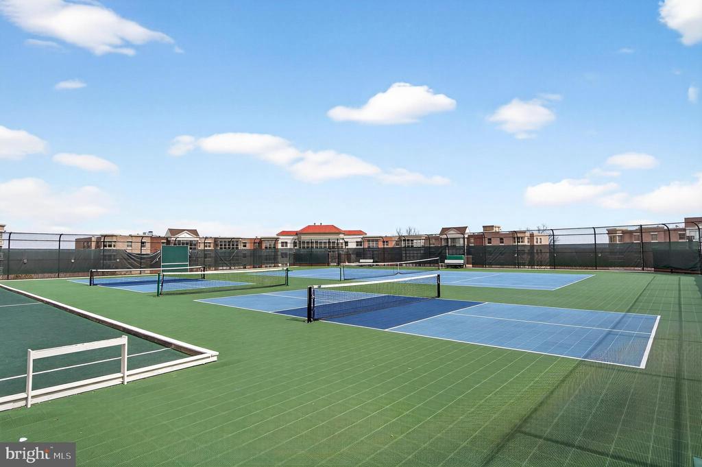 19355 CYPRESS RIDGE TERRACE Unit: 1122