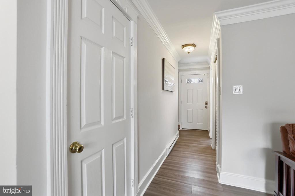 207 DRY MILL ROAD SW