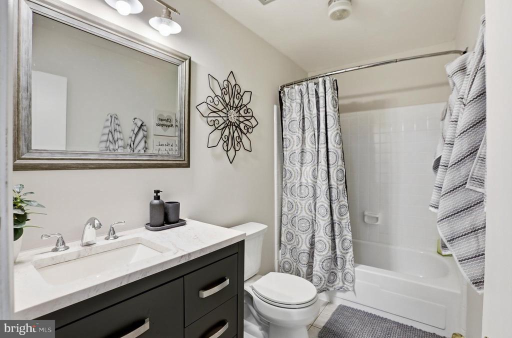 207 DRY MILL ROAD SW