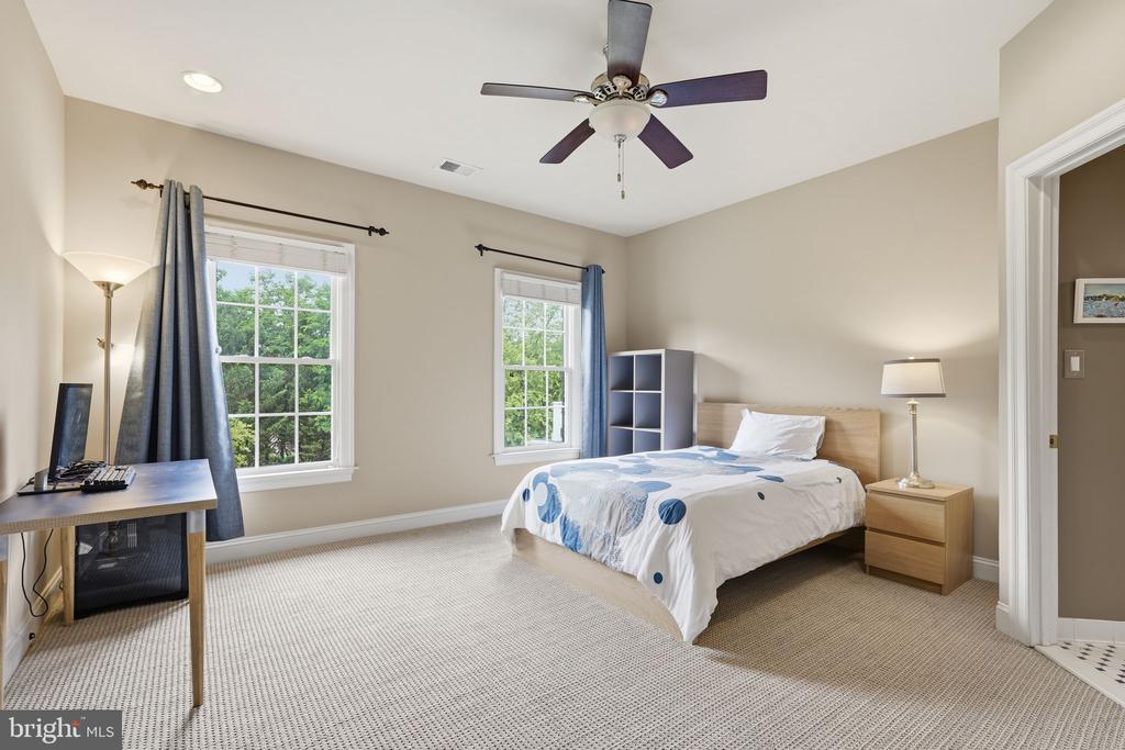 18856 RIDGEBACK COURT