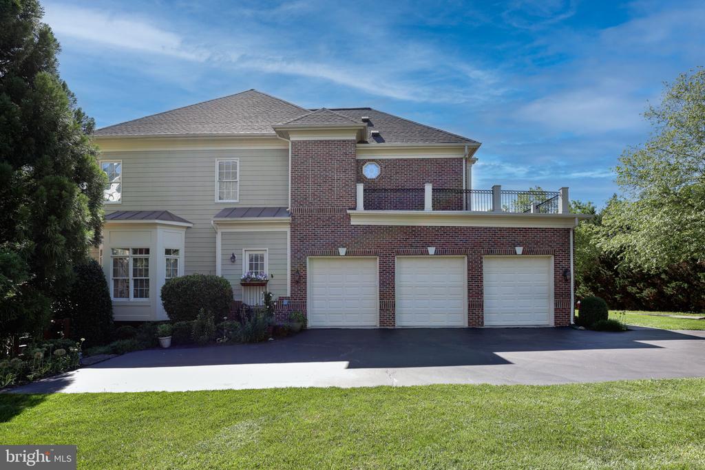 18856 RIDGEBACK COURT