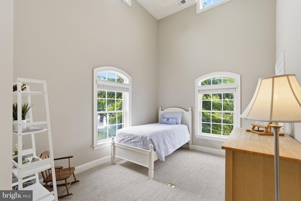 18856 RIDGEBACK COURT
