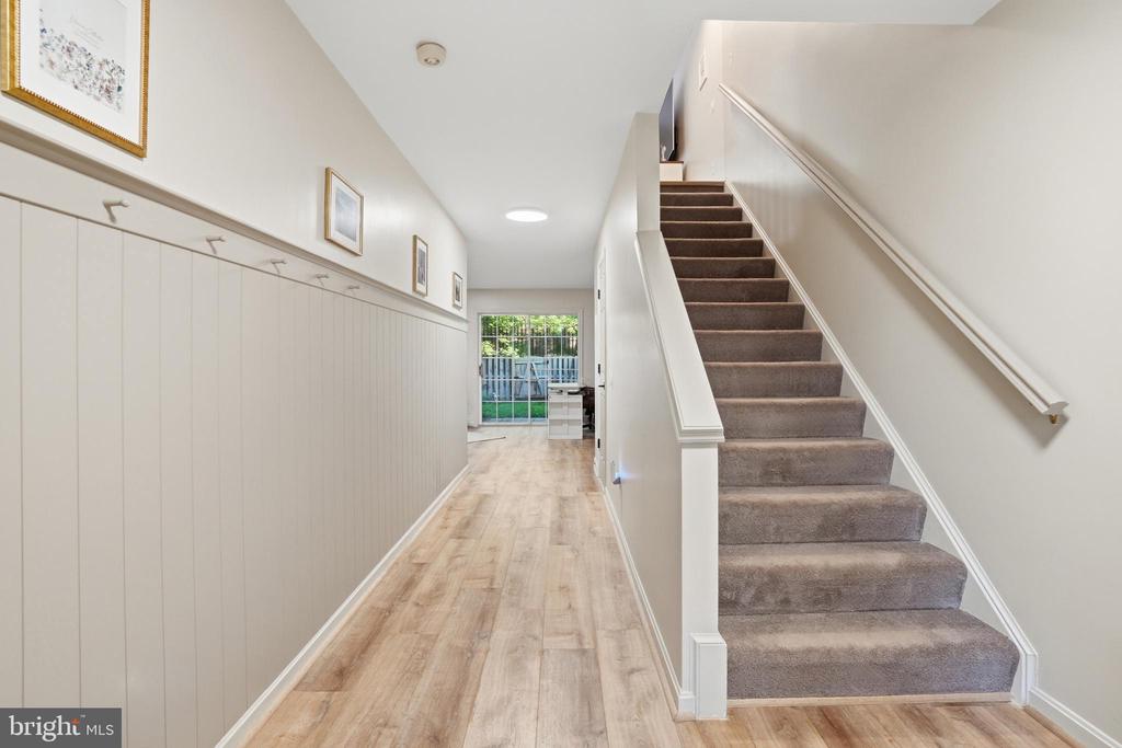 345 BARNFIELD SQUARE NE