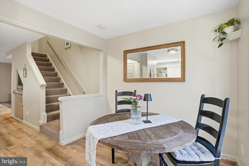 345 BARNFIELD SQUARE NE