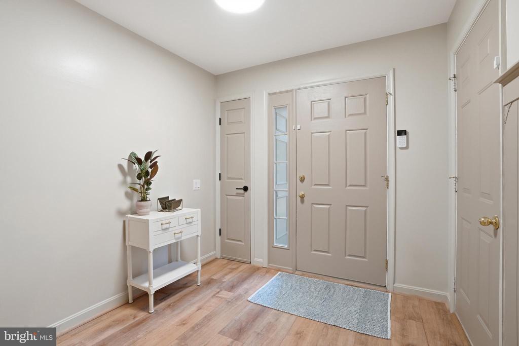 345 BARNFIELD SQUARE NE