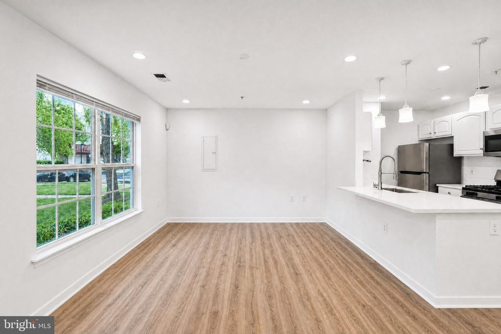 43577 PATCHING POND SQUARE