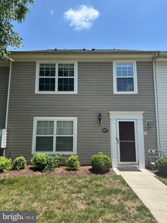 43577 PATCHING POND SQUARE