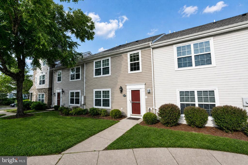 43577 PATCHING POND SQUARE