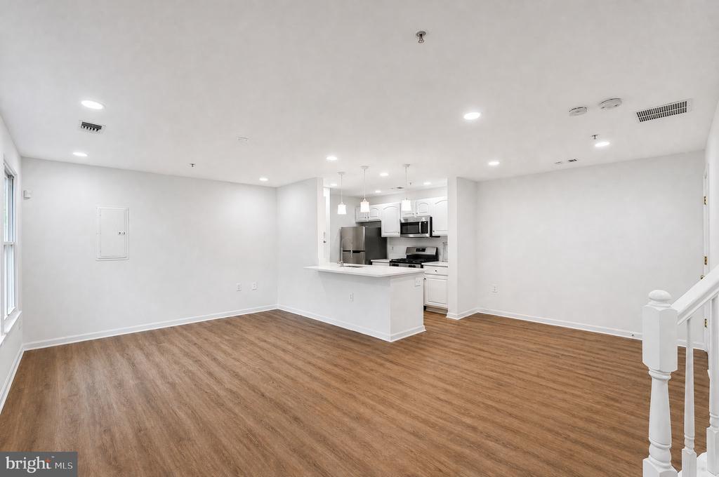 43577 PATCHING POND SQUARE