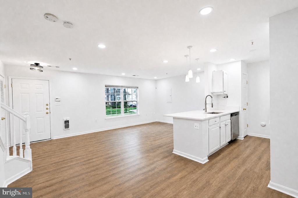 43577 PATCHING POND SQUARE