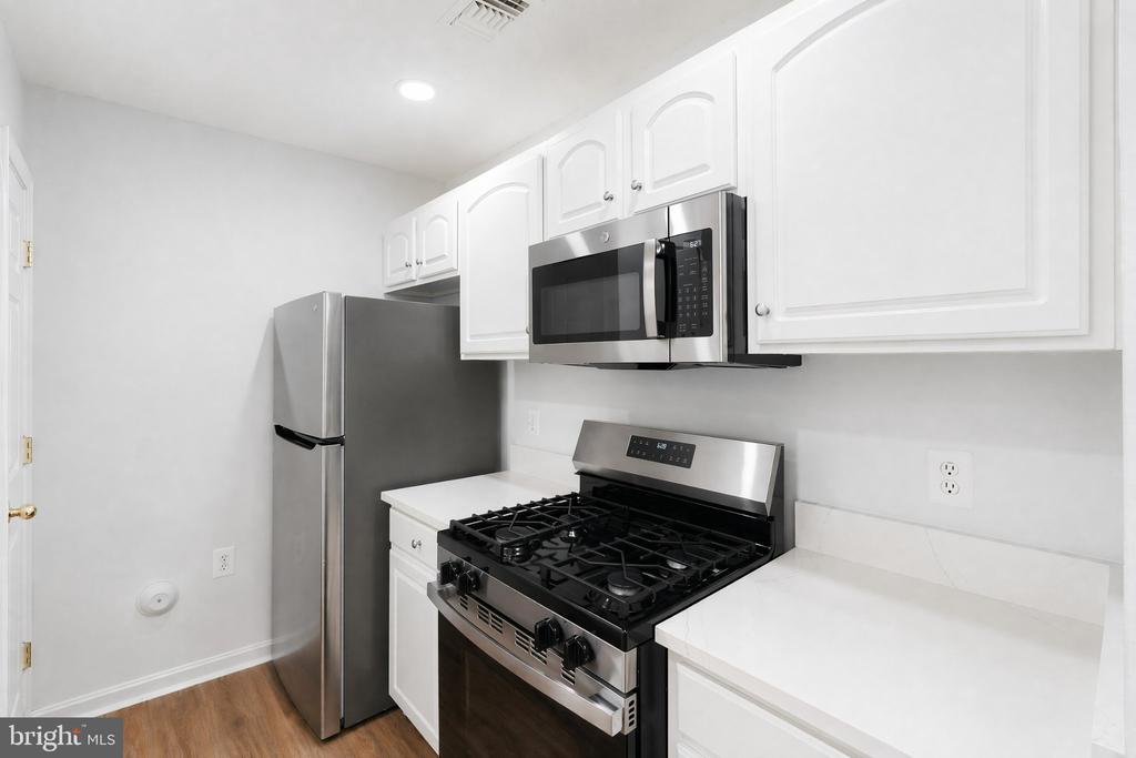 43577 PATCHING POND SQUARE