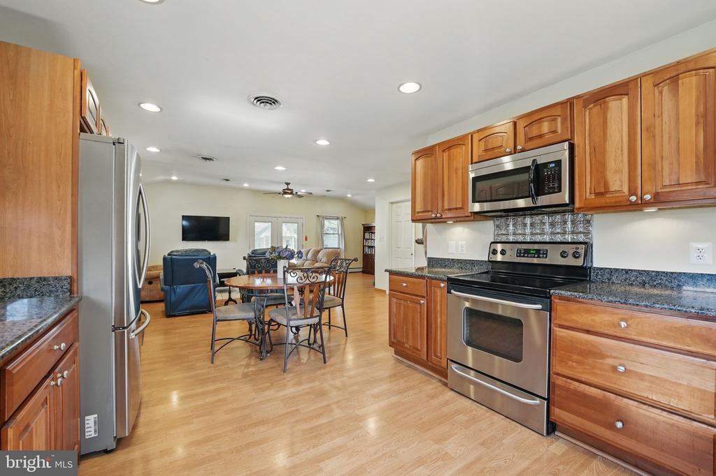 9807 HUTCHISON LANE