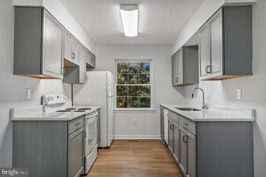 8334 SHADY GROVE CIRCLE