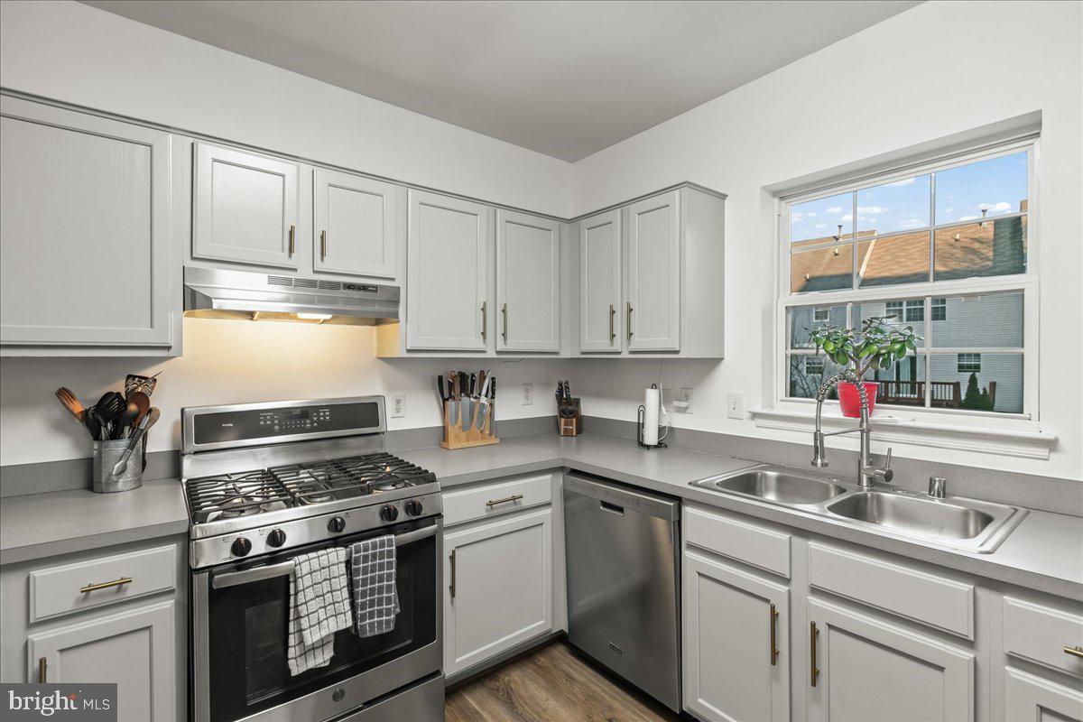 9417 Black Hawk Ct