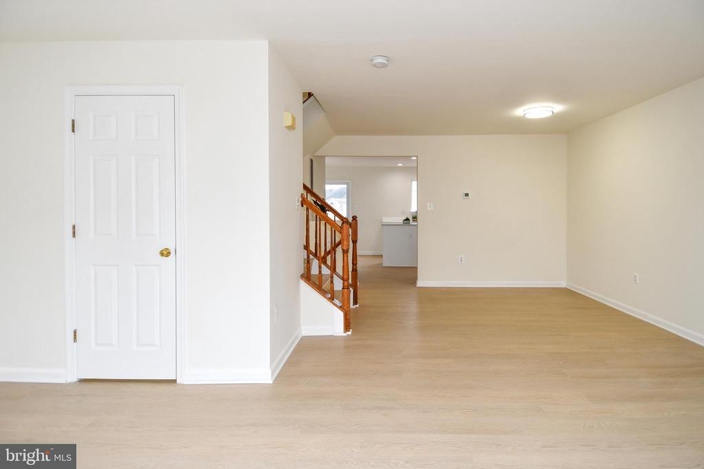 9415 Lanae Ln