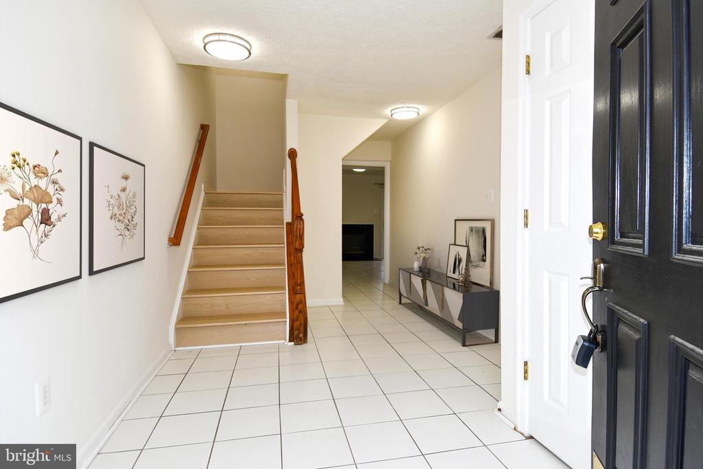 9415 Lanae Ln