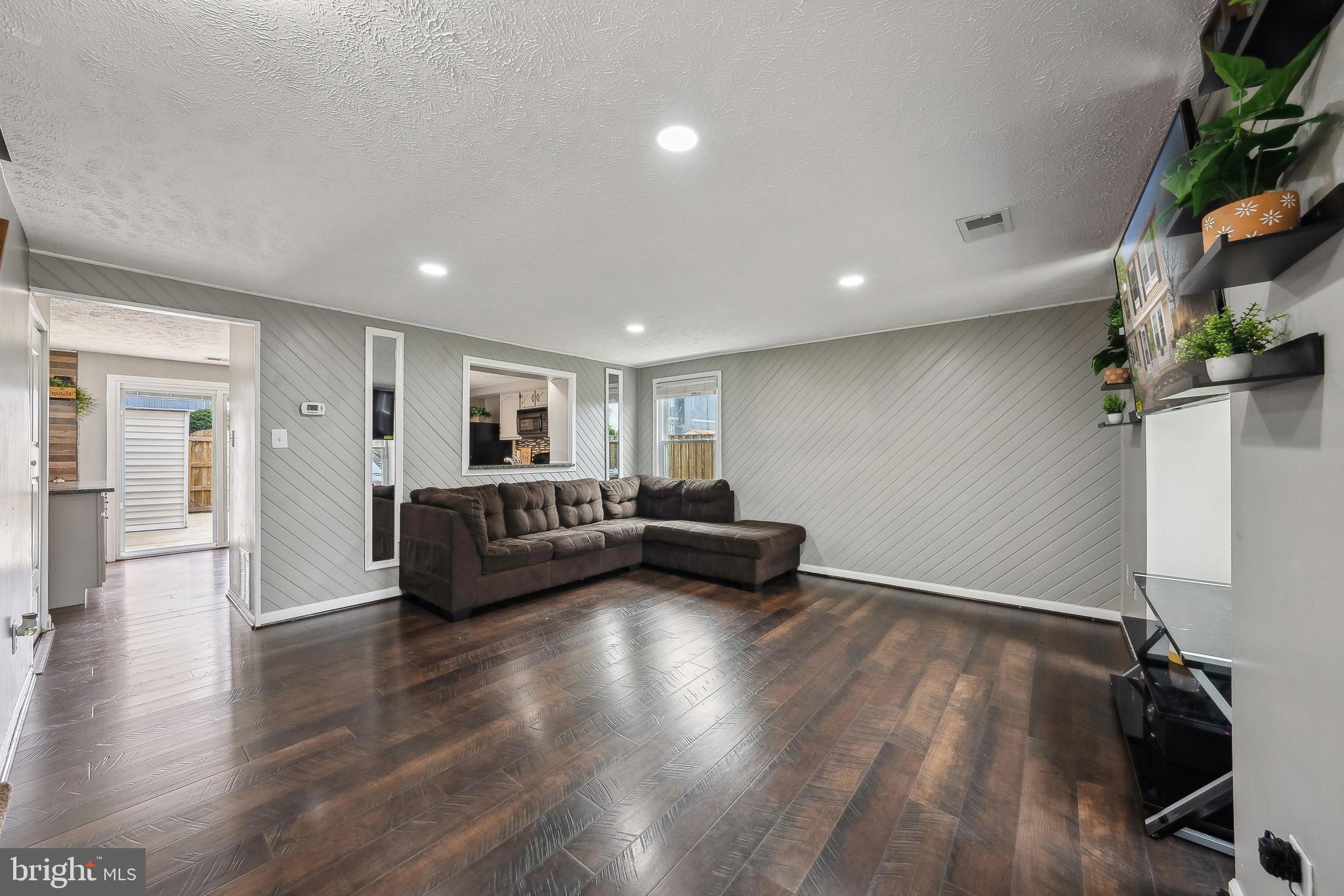 9030 SAINT STEVEN COURT