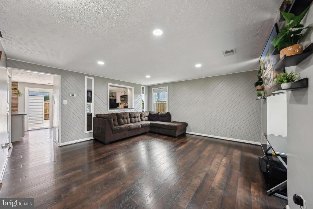 9030 SAINT STEVEN COURT