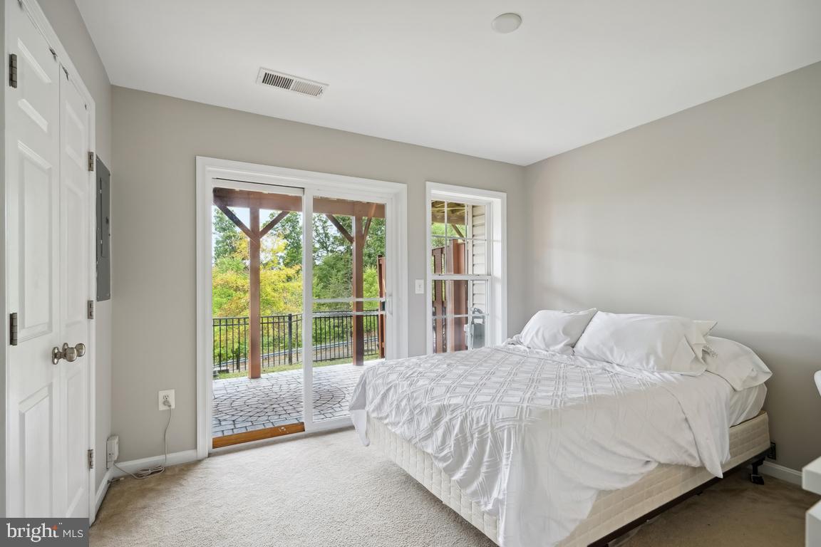 15693 John Diskin Cir