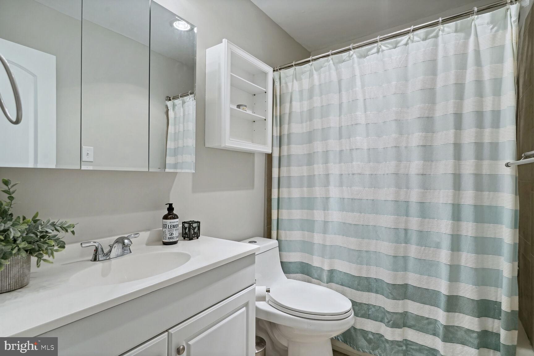 1521 Colonial Dr #304
