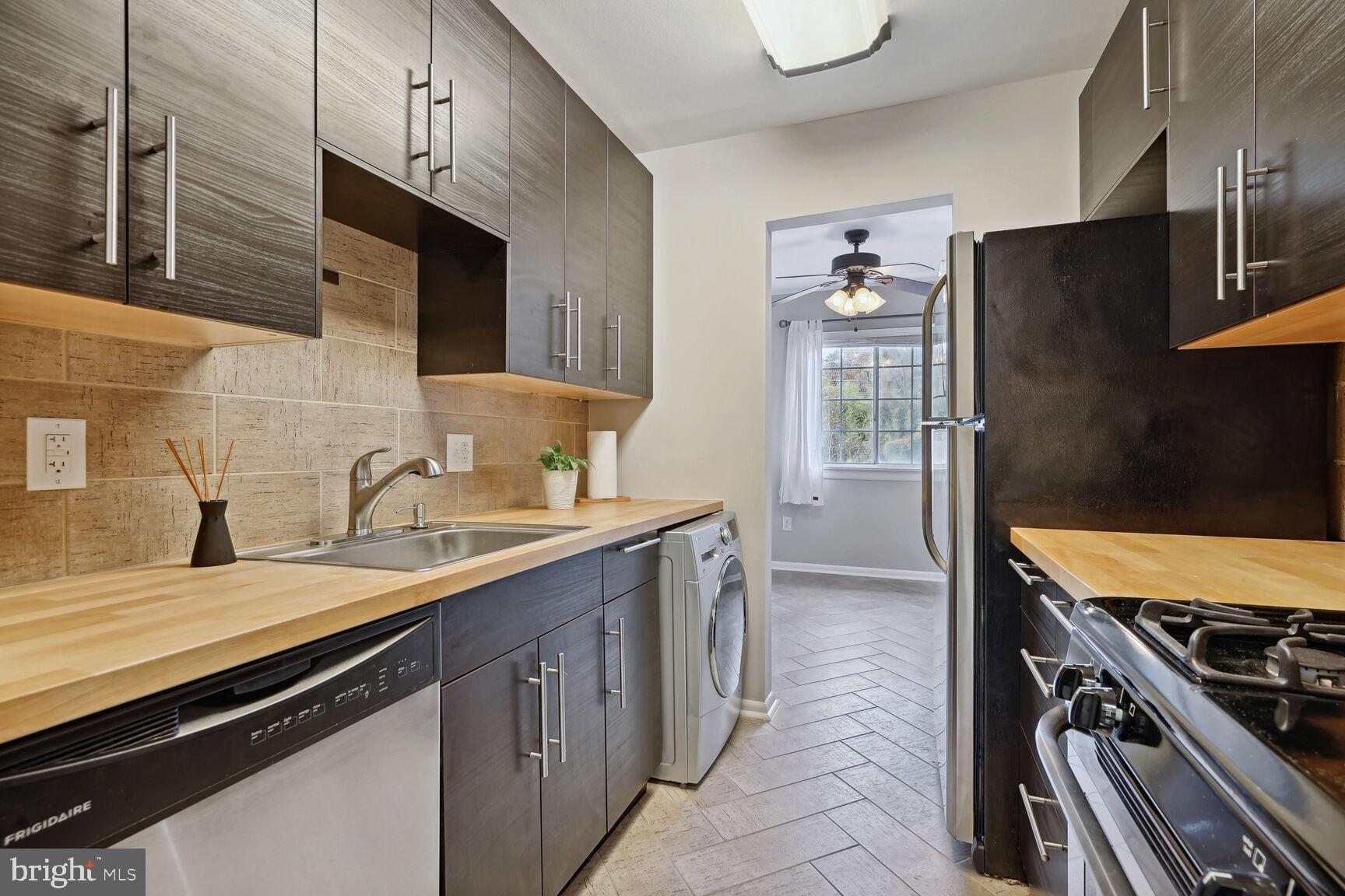 1521 Colonial Dr #304