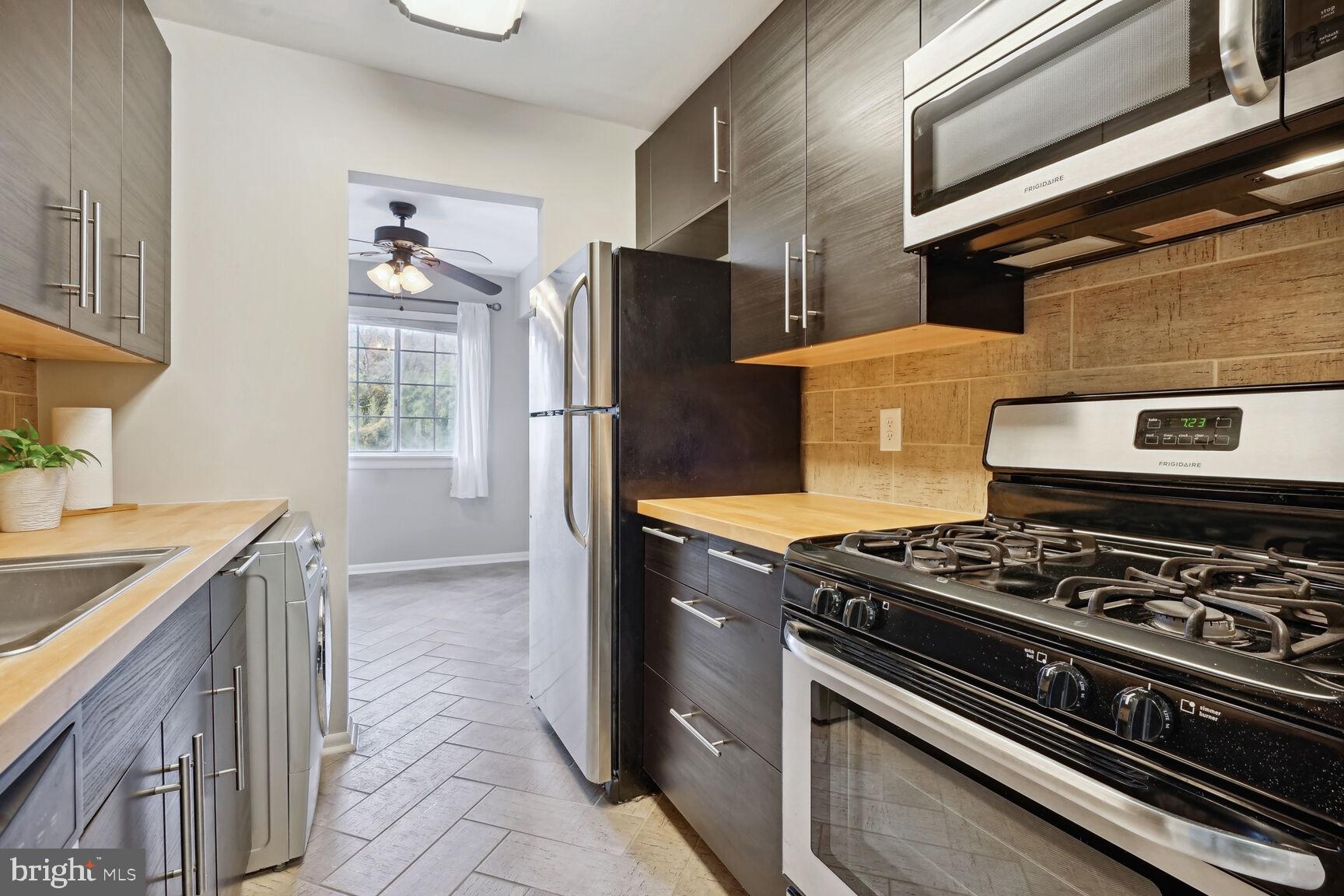 1521 Colonial Dr #304