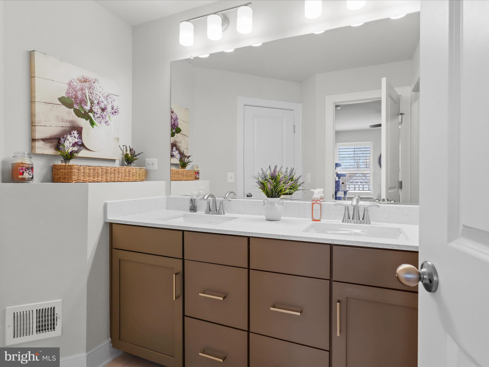 1450 Meadowlark Glen Rd