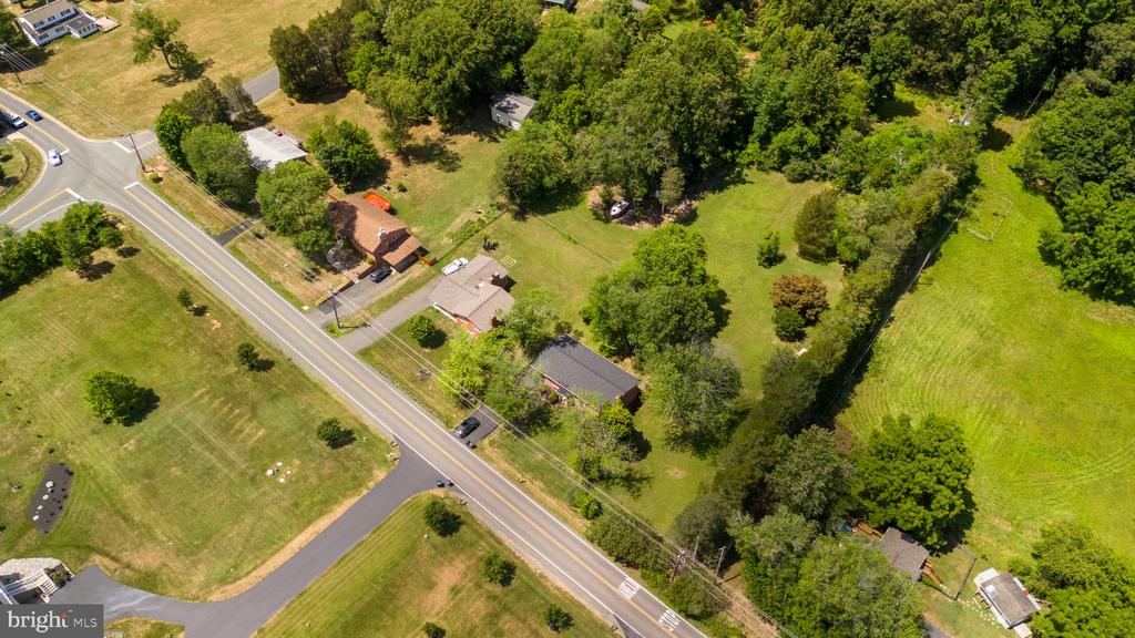 7704 Signal Hill Rd