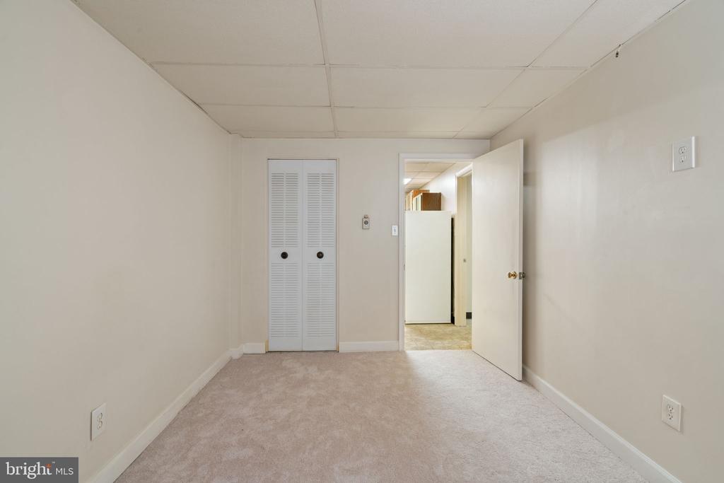 7704 Signal Hill Rd
