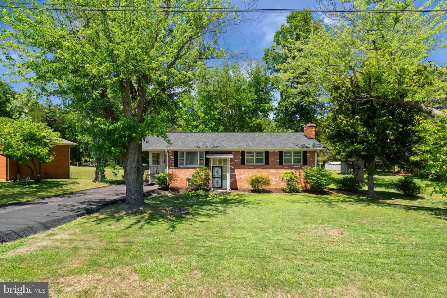 7704 Signal Hill Rd