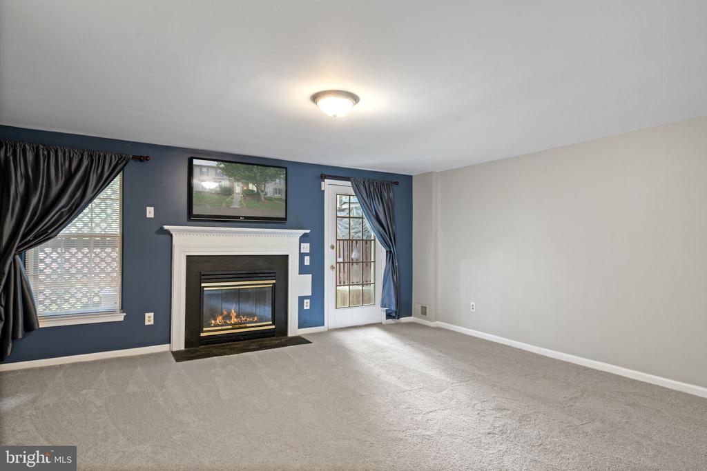 16937 Monmouth Ct