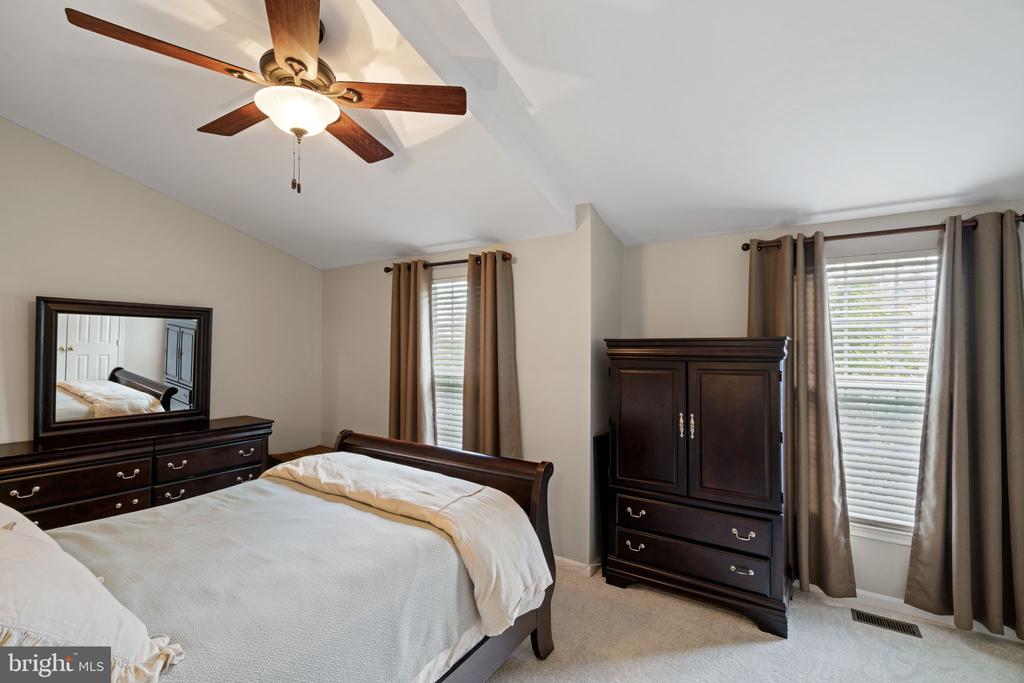 16937 Monmouth Ct