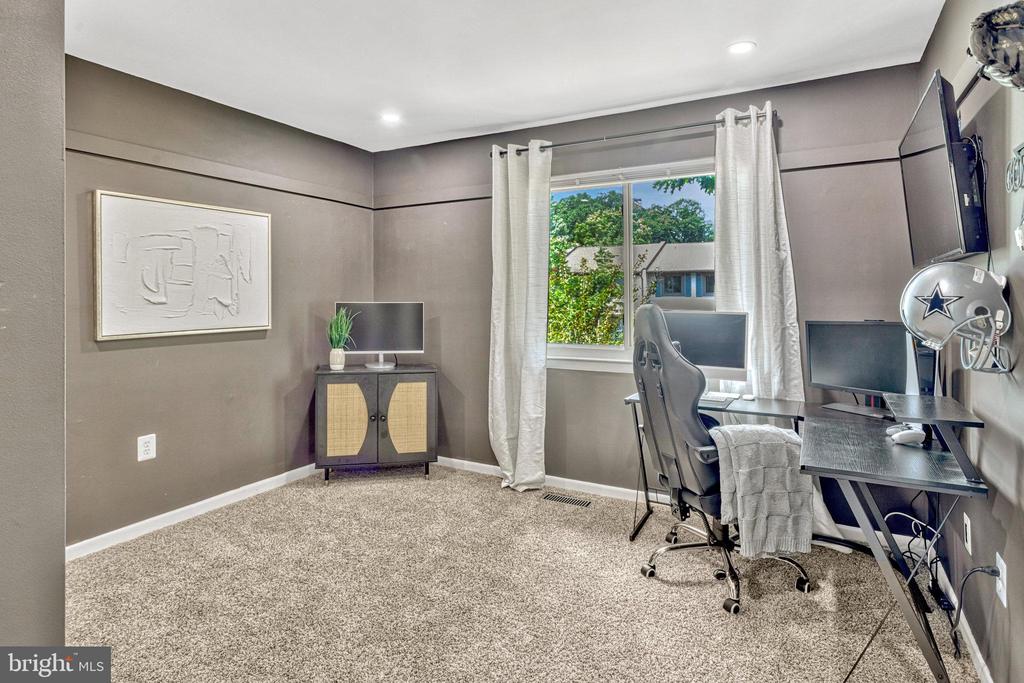 2551 FOX RIDGE COURT