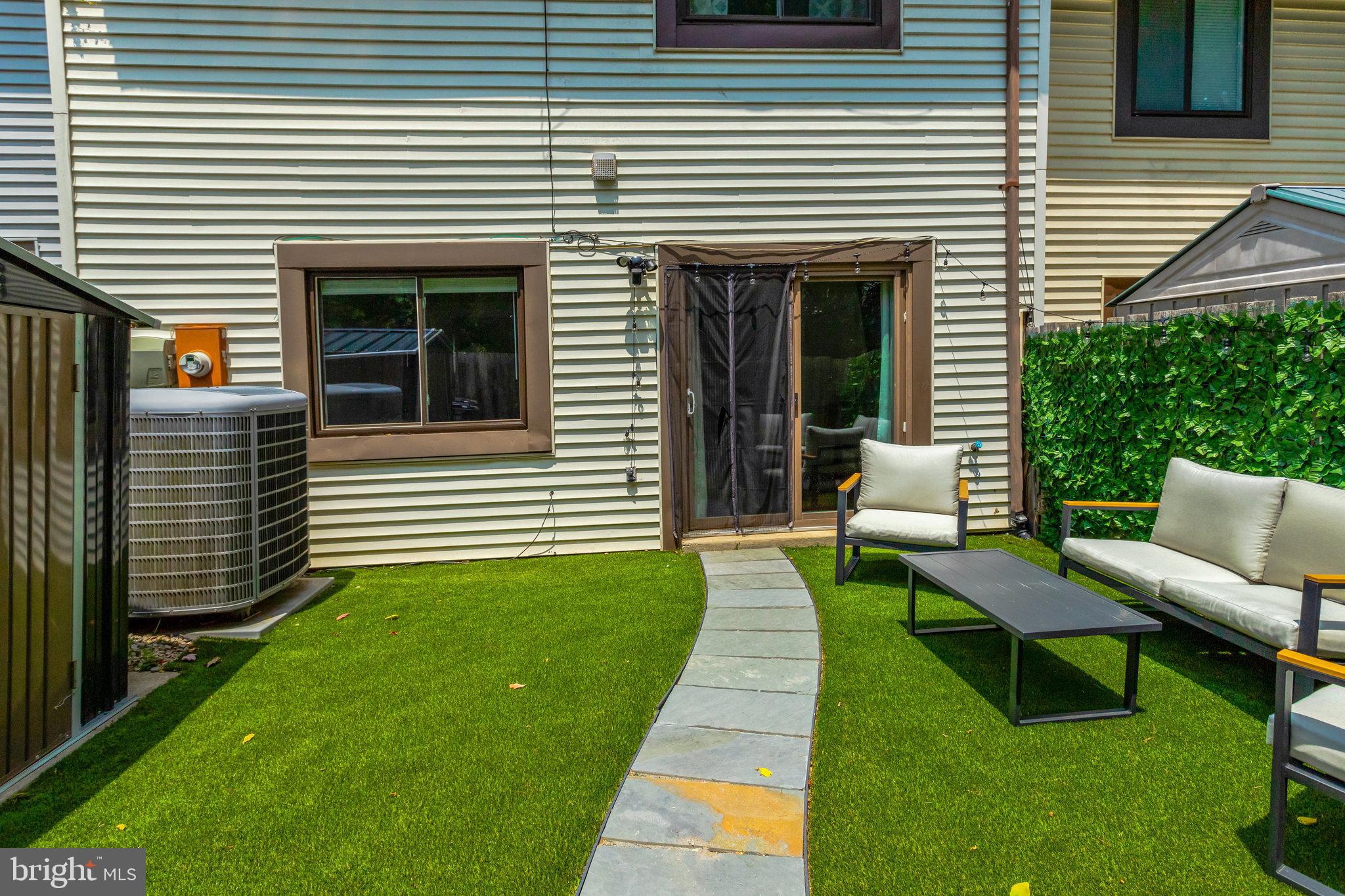 2551 FOX RIDGE COURT