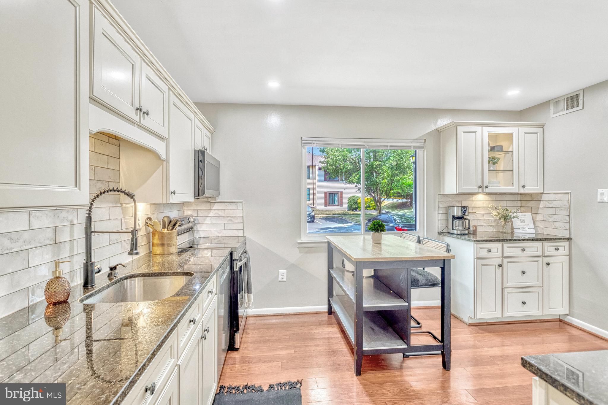 2551 FOX RIDGE COURT