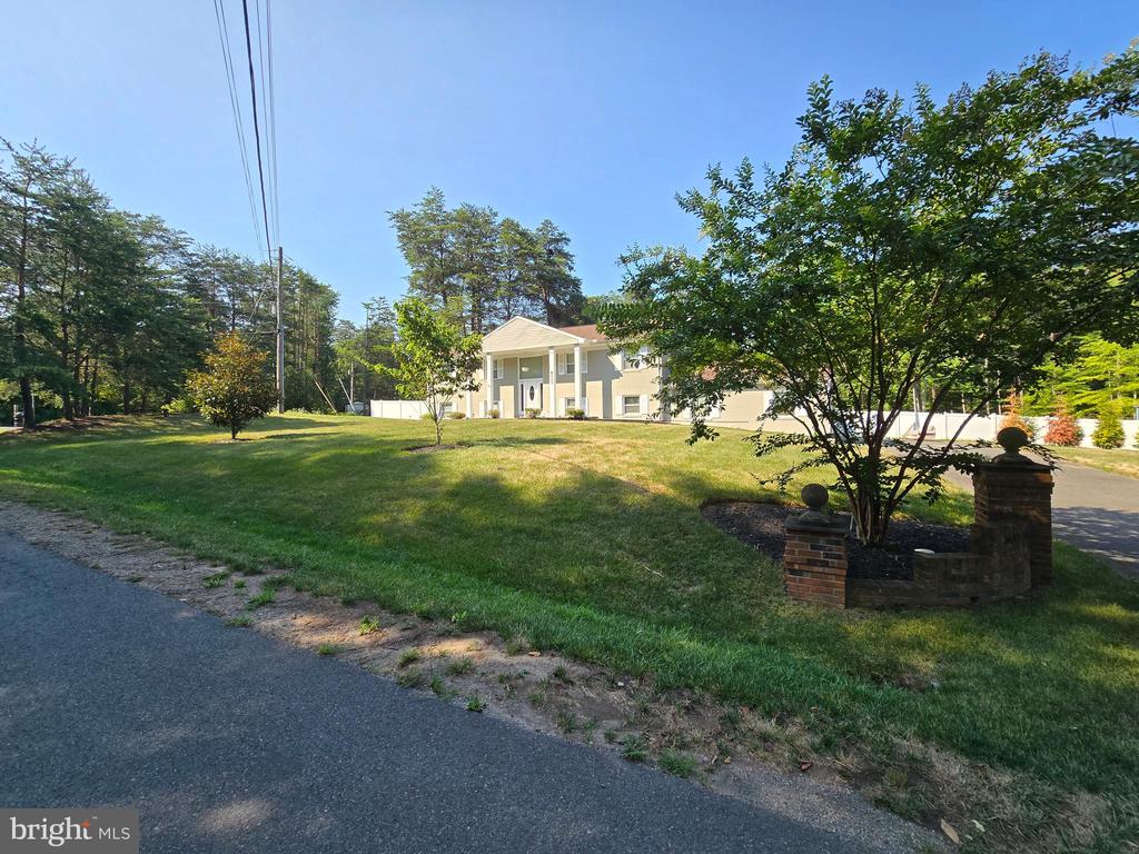 8007 Stillbrooke Rd
