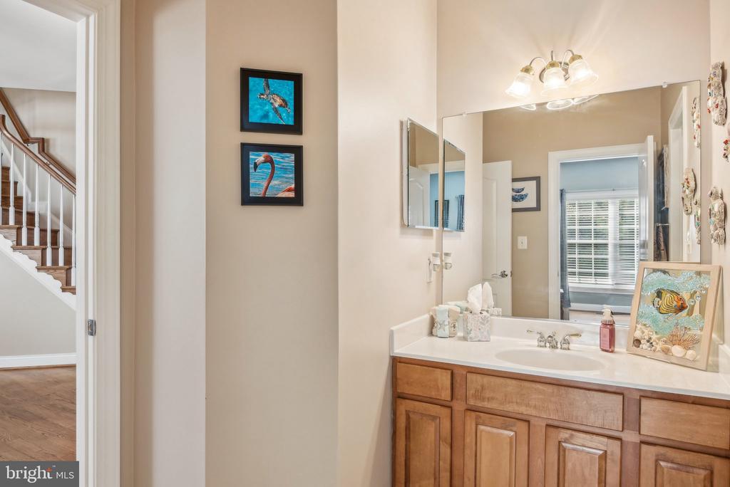 7204 SIMMONS RIDGE COURT