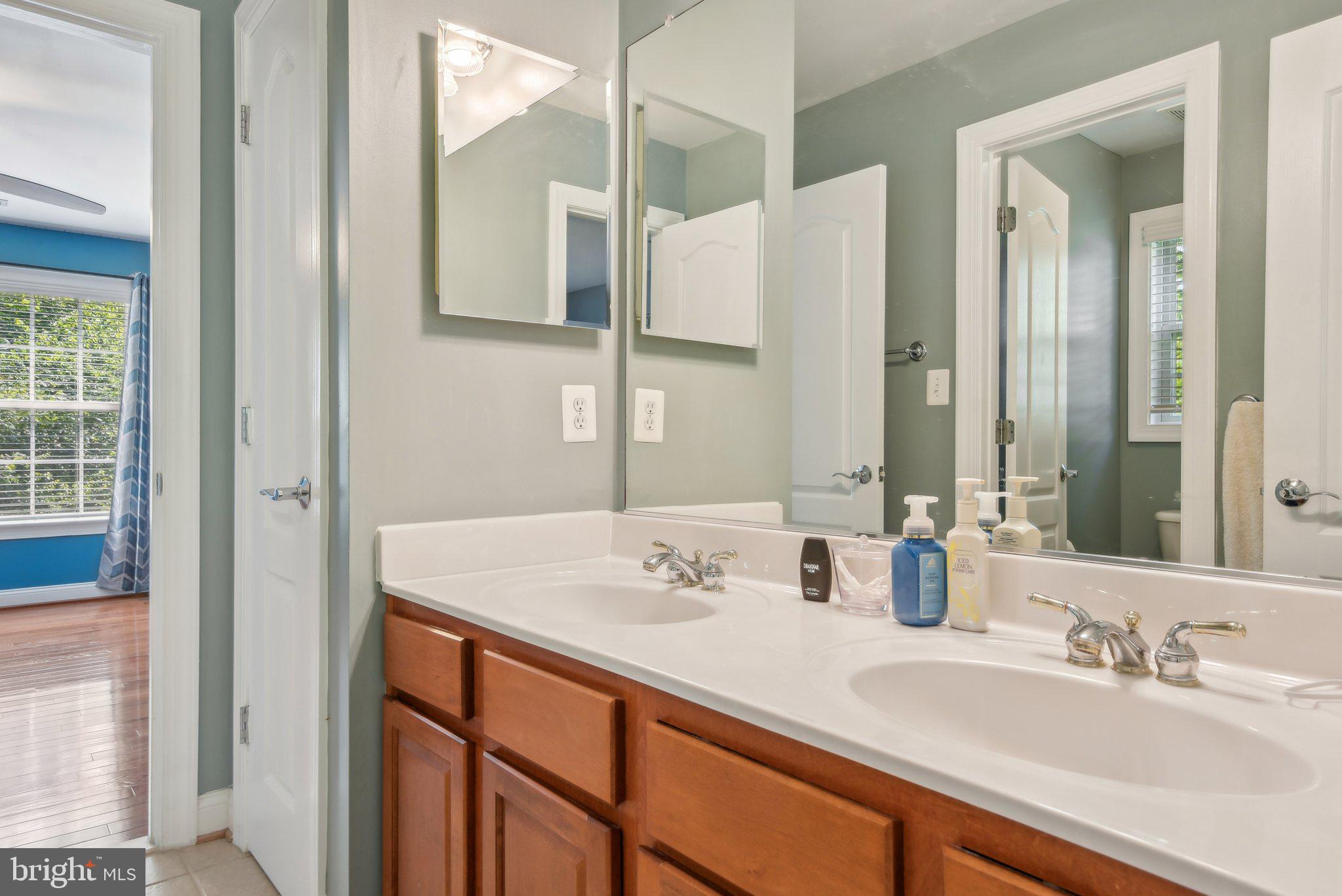 7204 SIMMONS RIDGE COURT