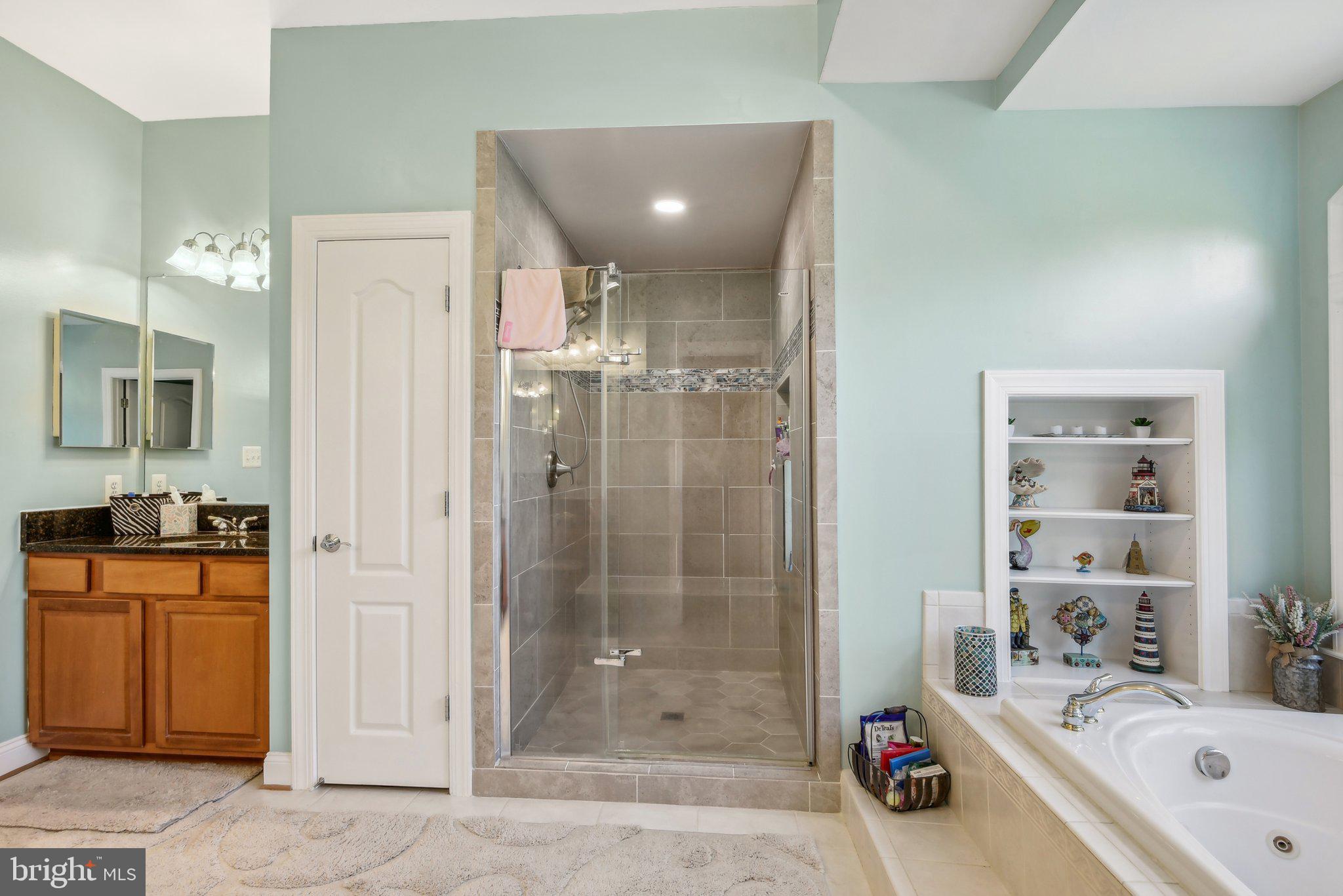 7204 SIMMONS RIDGE COURT