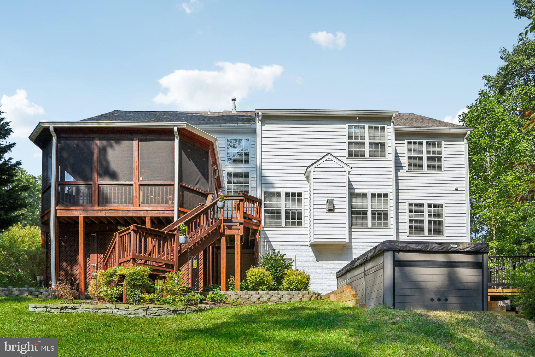 7204 SIMMONS RIDGE COURT
