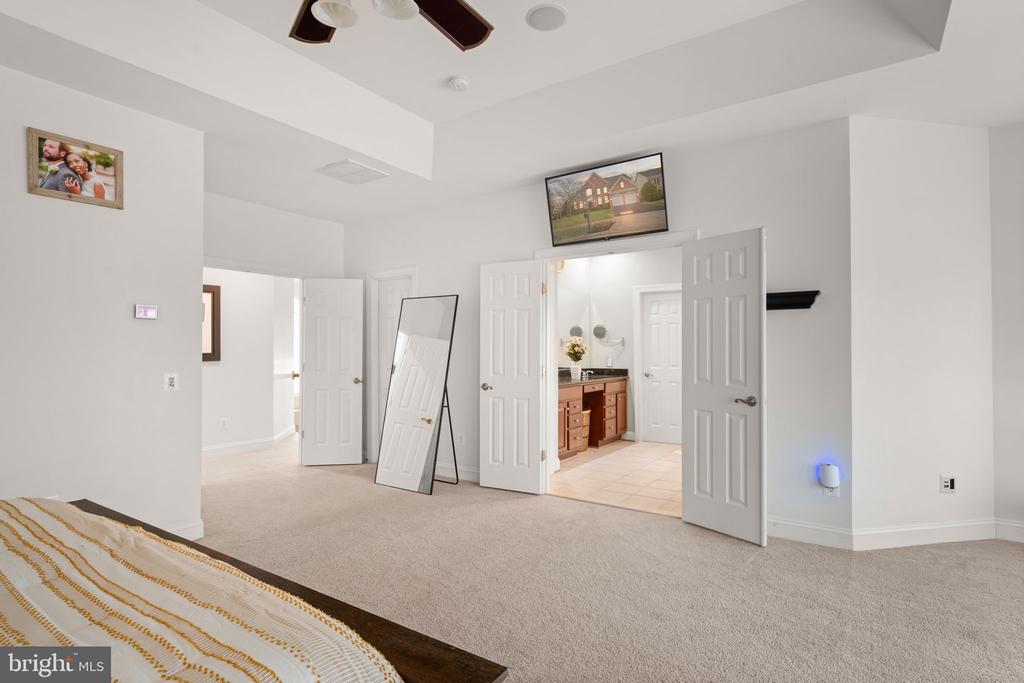 4565 Robey Way