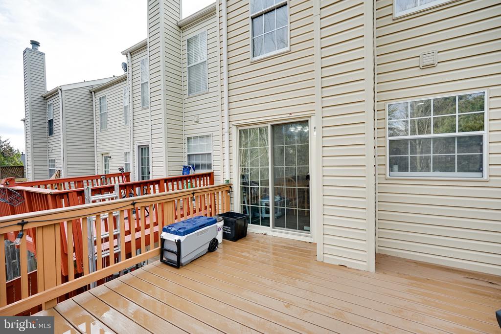 1740 GROVER GLEN CT