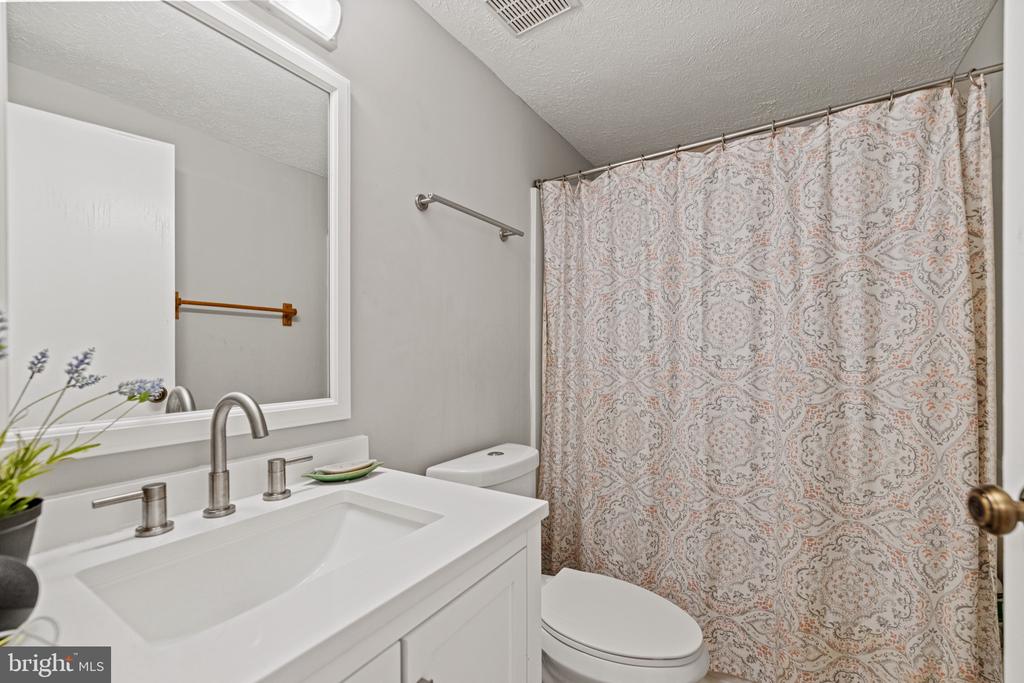 15897 MELODY LANE