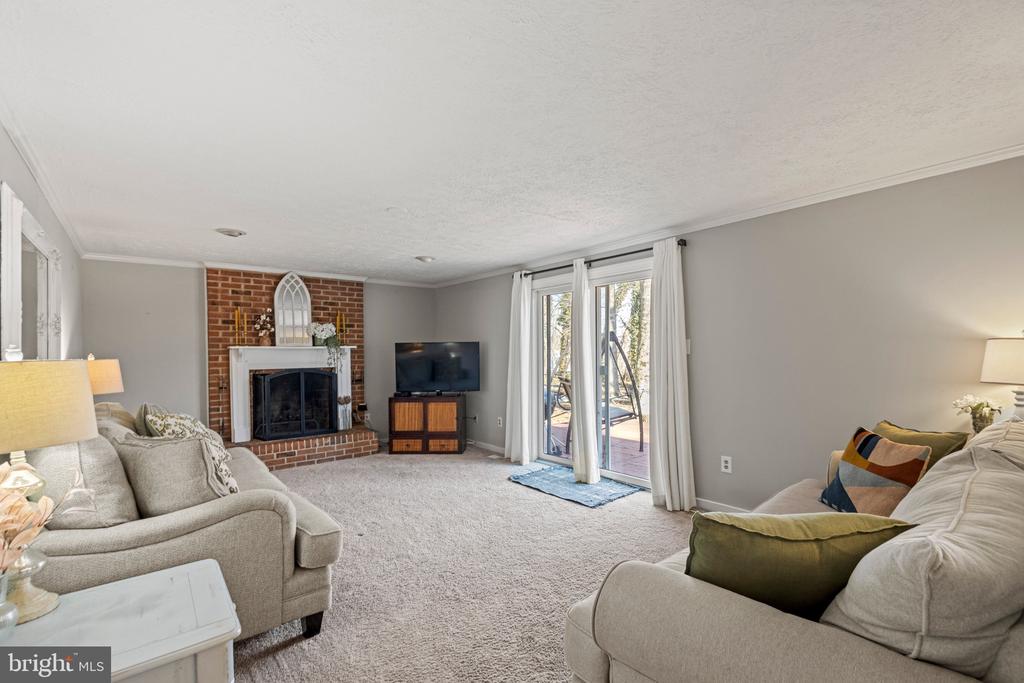 15897 MELODY LANE