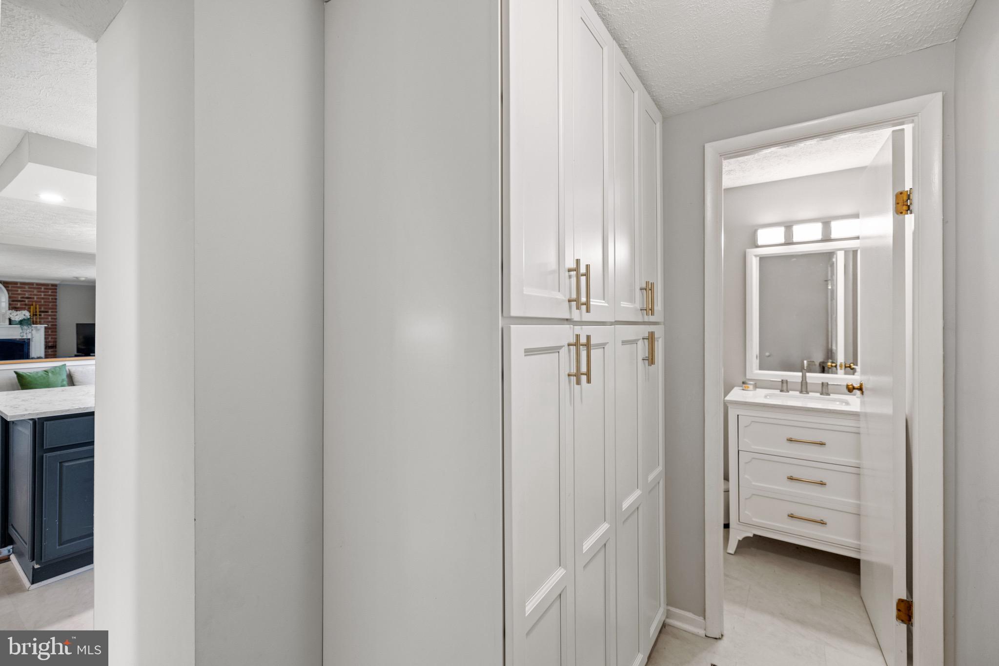 15897 MELODY LANE