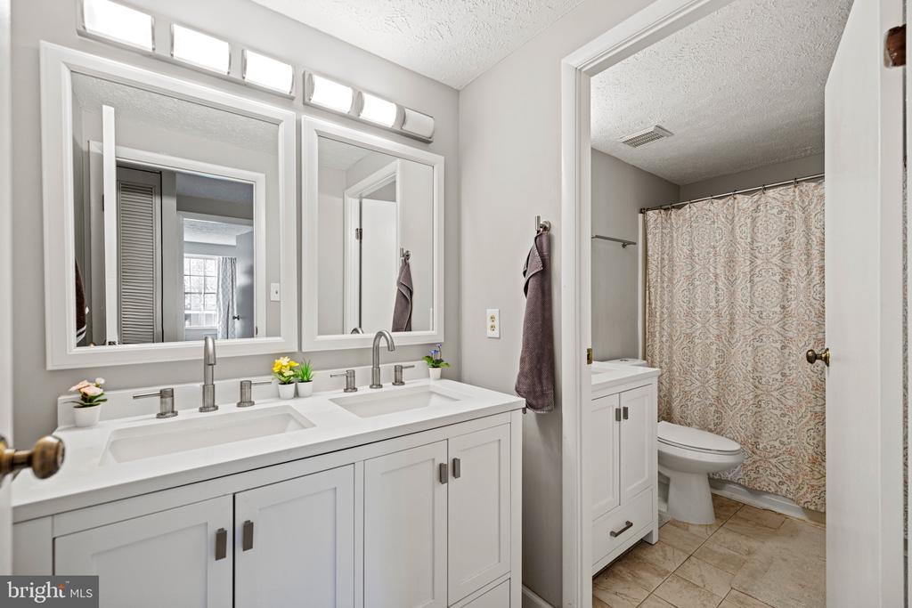 15897 MELODY LANE