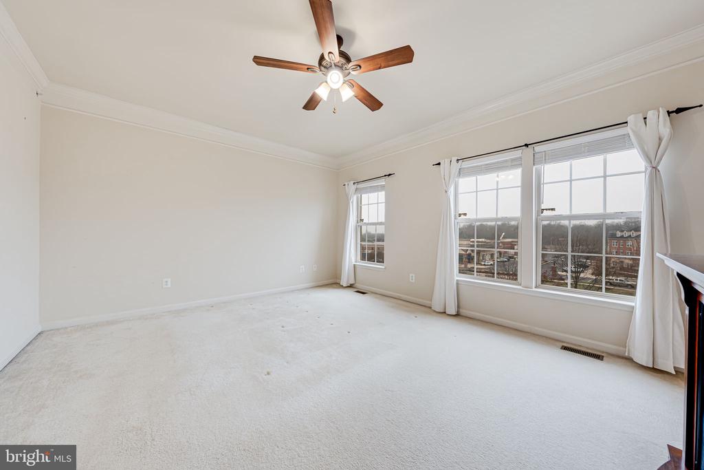 7961 CRESCENT PARK DRIVE