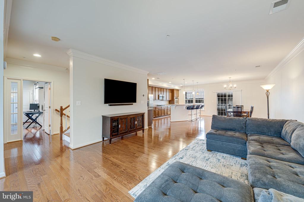 7961 CRESCENT PARK DRIVE