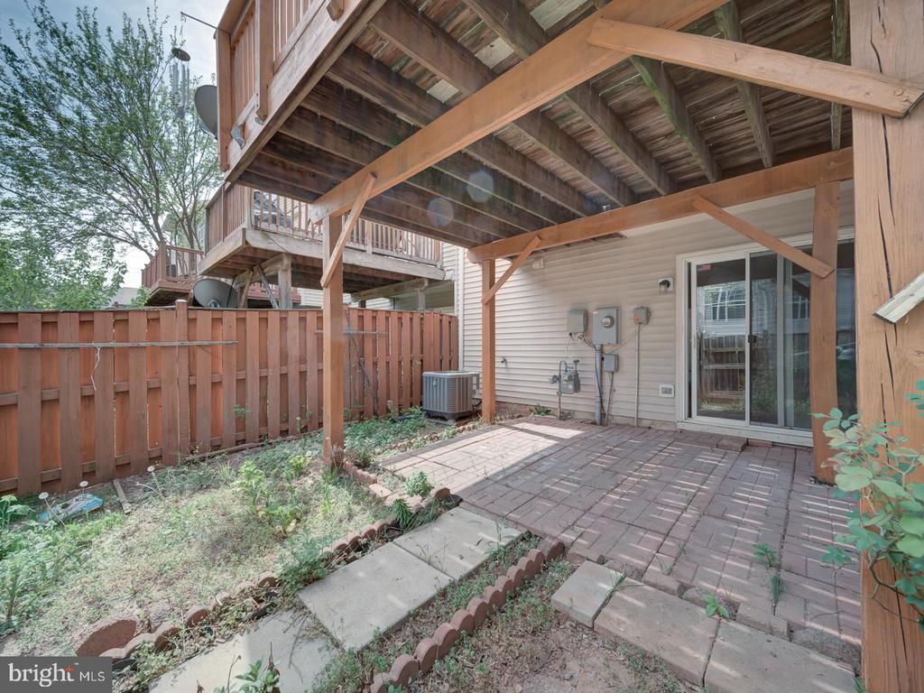 8241 HUMPHREY LANE