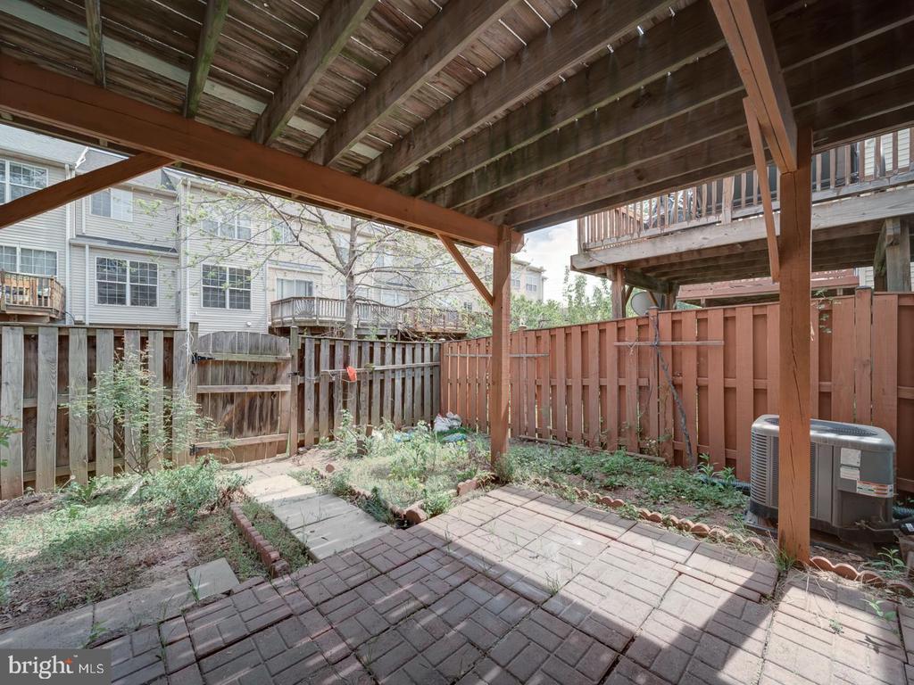 8241 HUMPHREY LANE